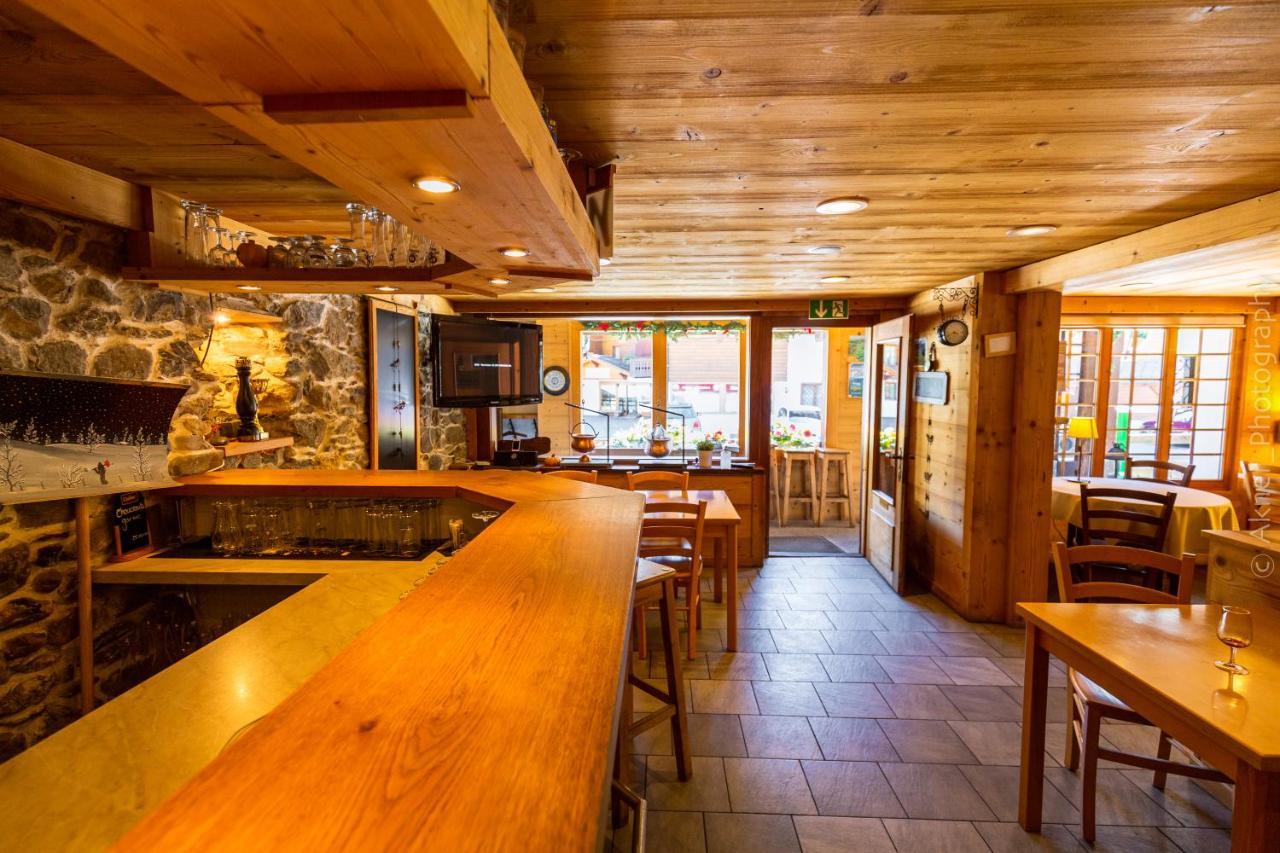Hotel Restaurant Les Lilas Ле-Дьяблере Экстерьер фото