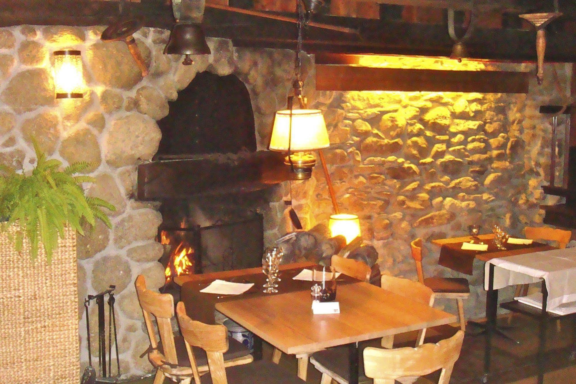 Hotel Restaurant Les Lilas Ле-Дьяблере Экстерьер фото
